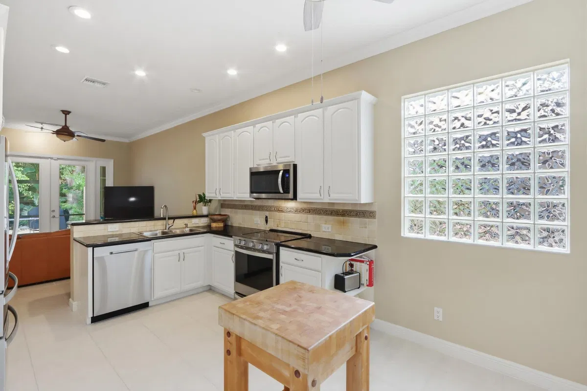 Residence photo 10