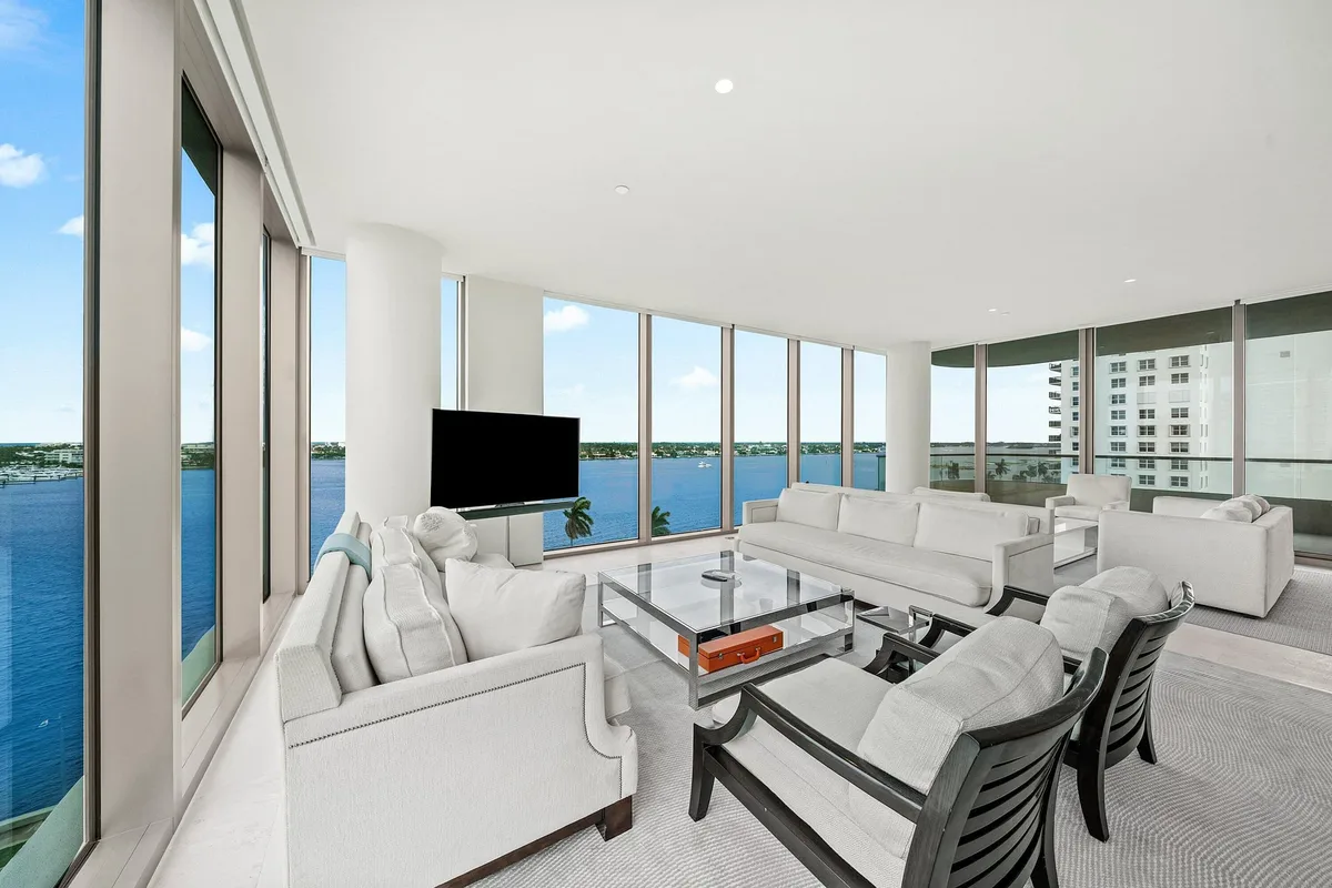 La Clara Palm Beach Unit 804
