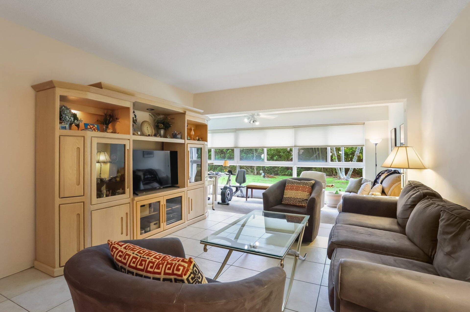 Unit 151 photo 16