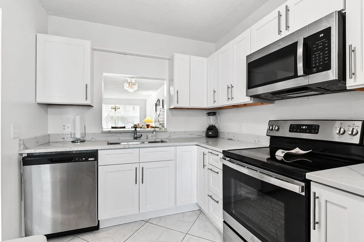 Unit 4040 photo 7