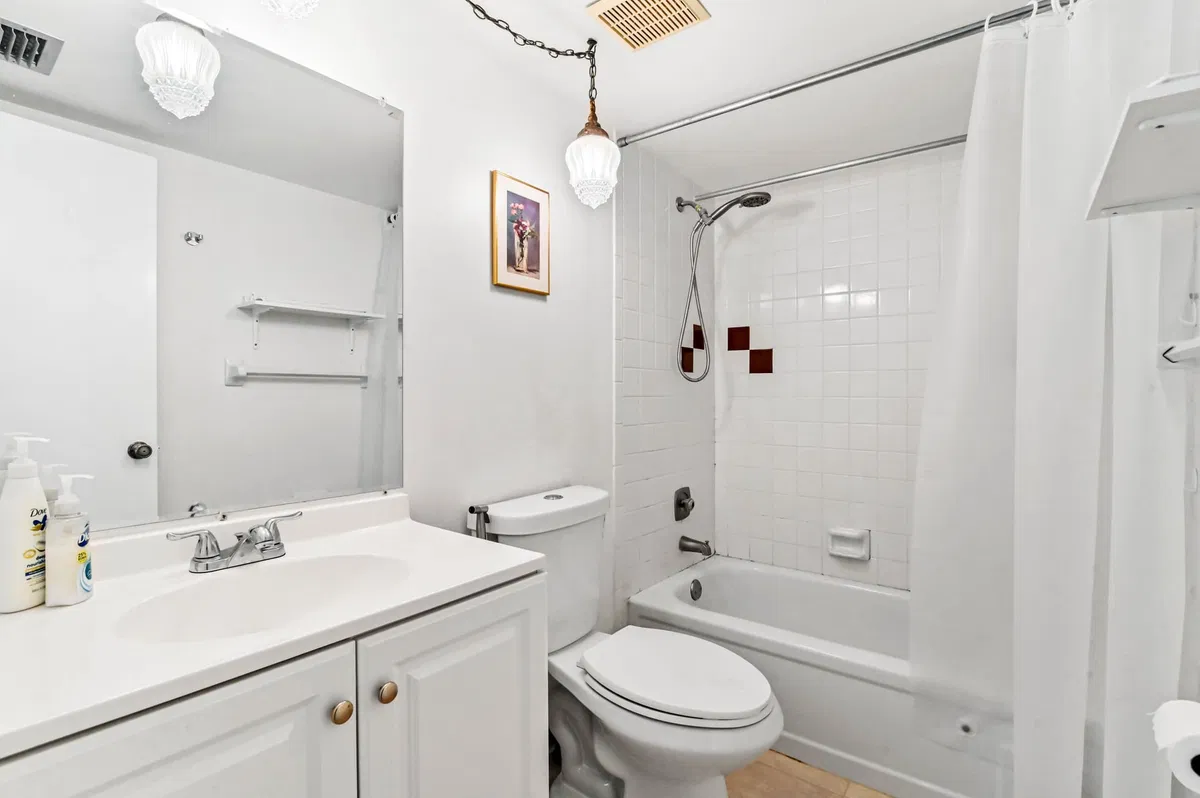 Unit 4040 photo 19