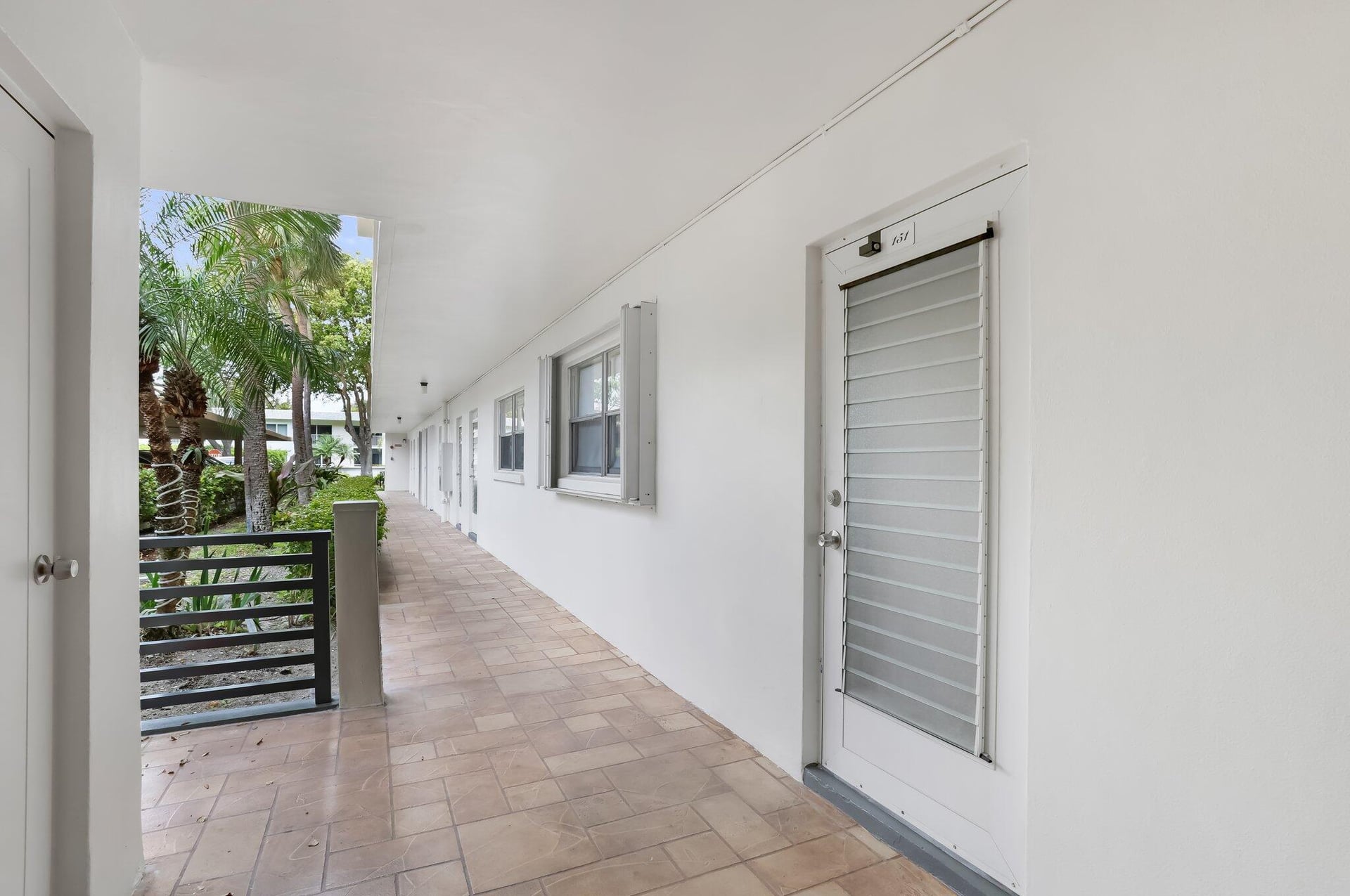 Unit 151 photo 4
