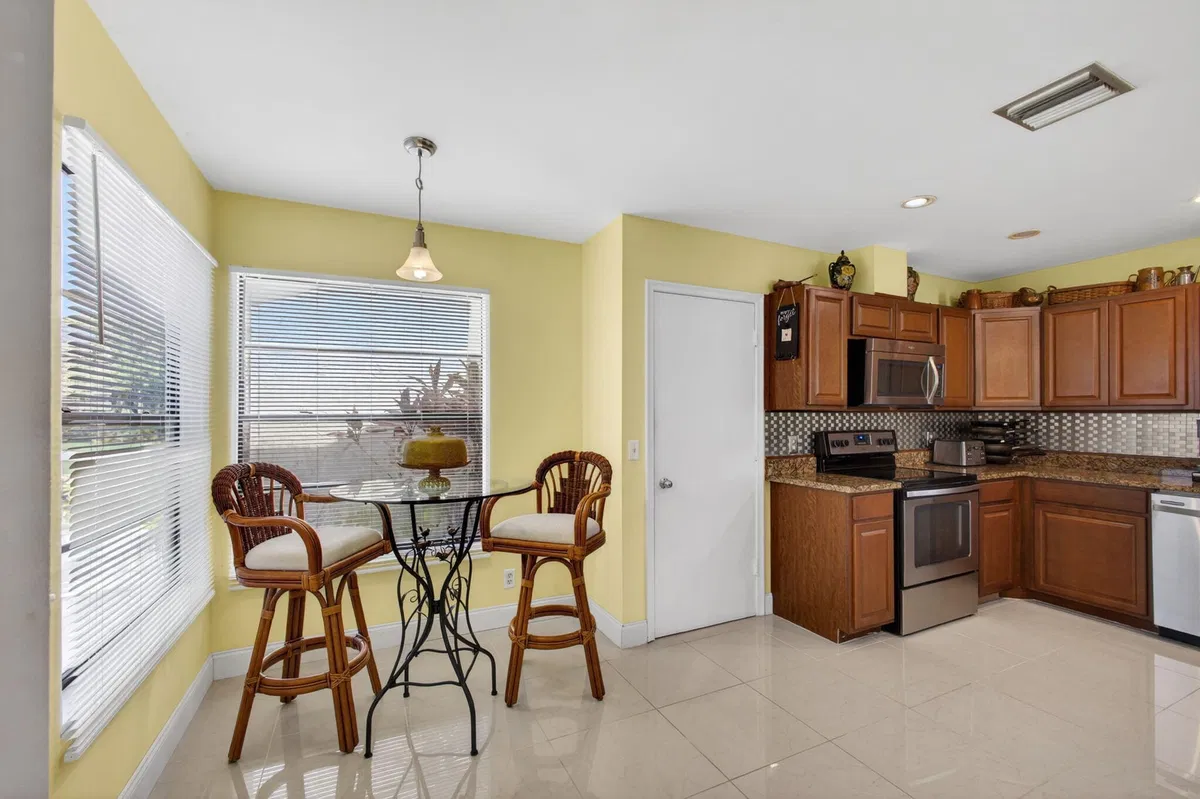 Eastpointe Country Club Residence photo 16