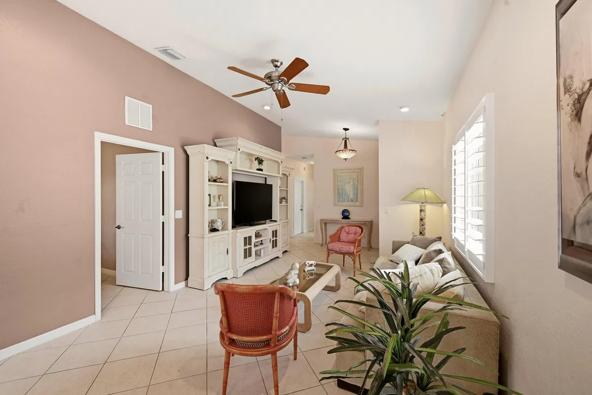 Residence photo 4