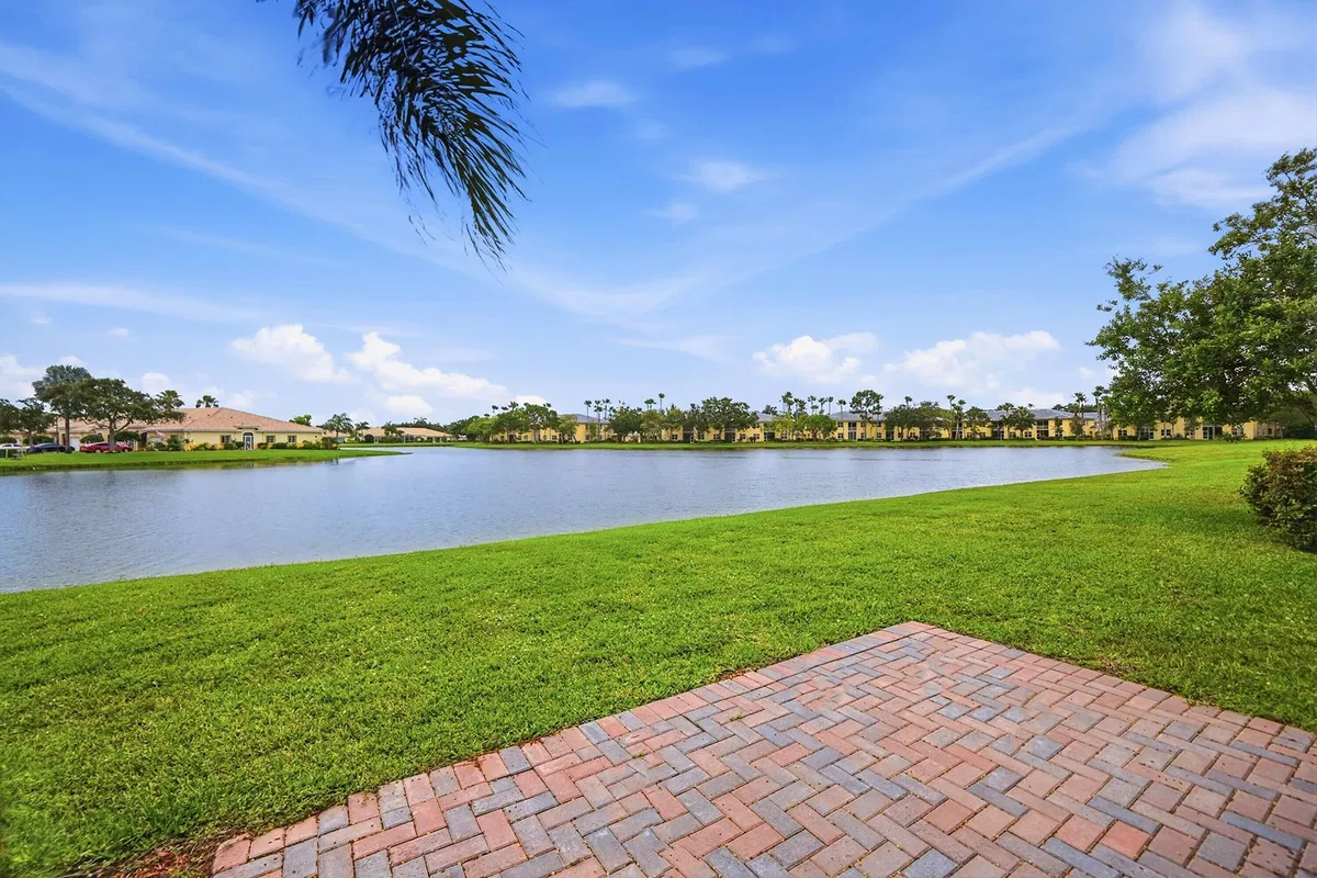 Residence photo 22