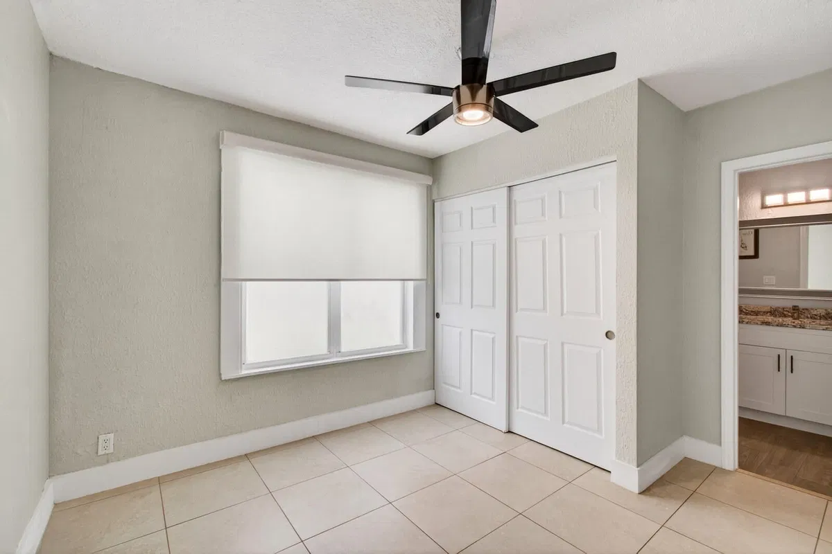 Residence photo 19