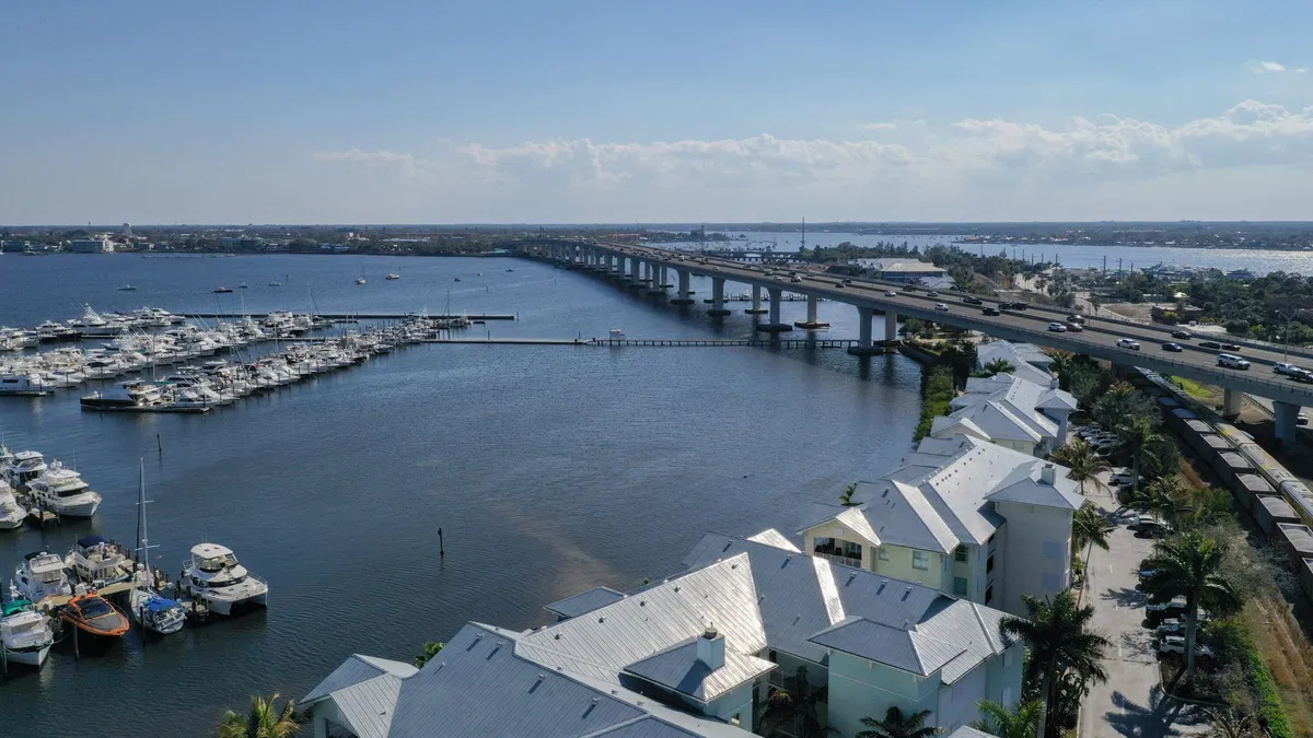 Harborage Yacht Club Unit 206 photo 4