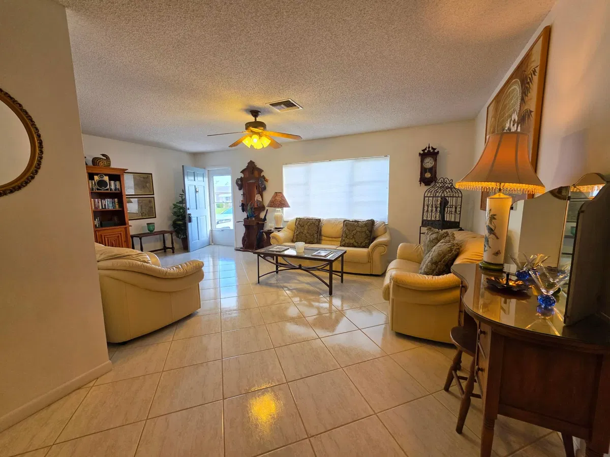 Residence photo 4