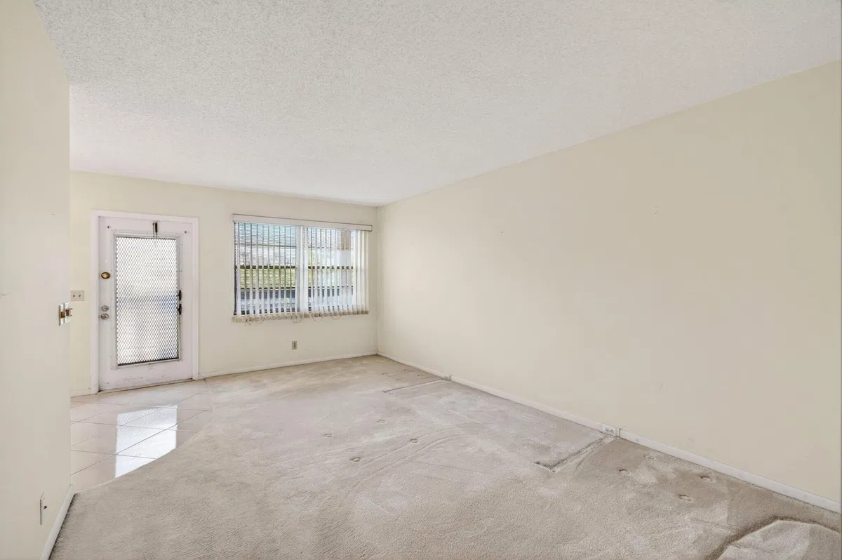 Residence photo 16