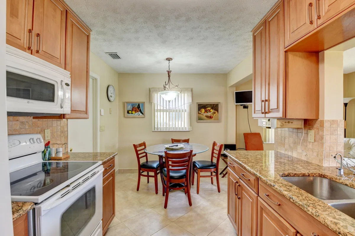 Residence photo 13