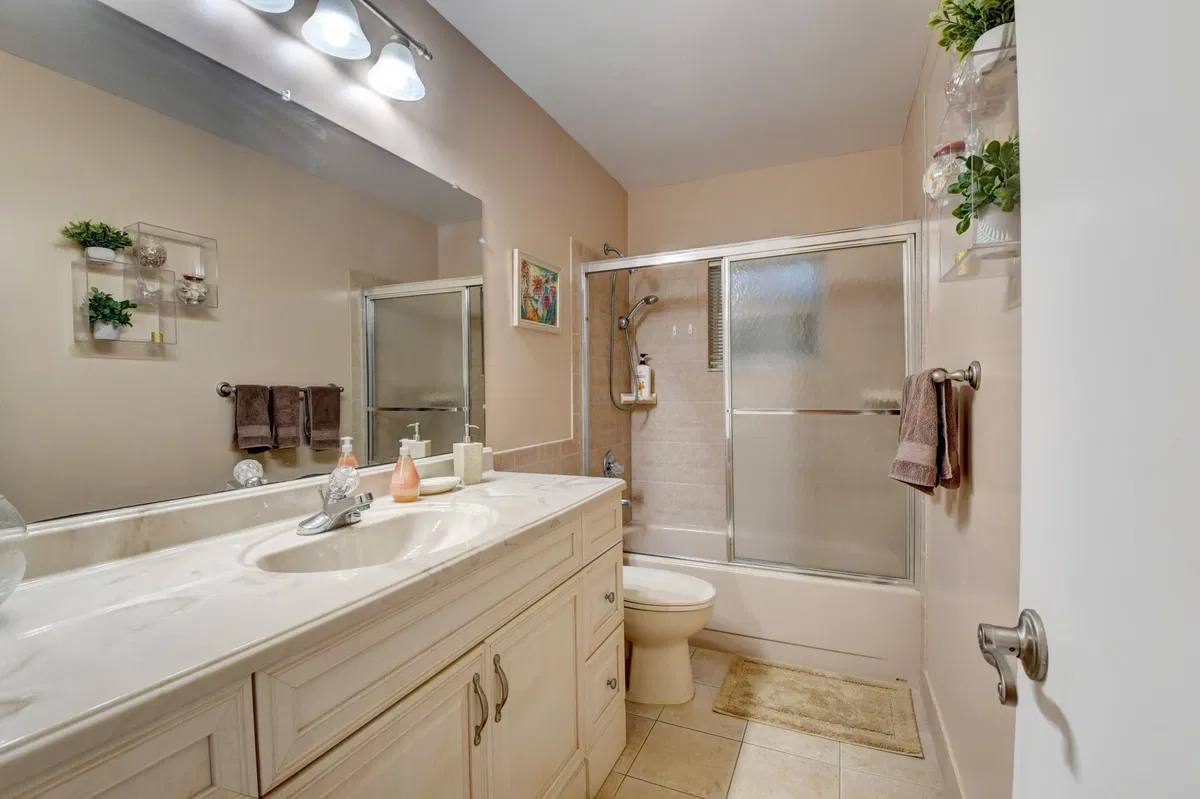 Residence photo 28