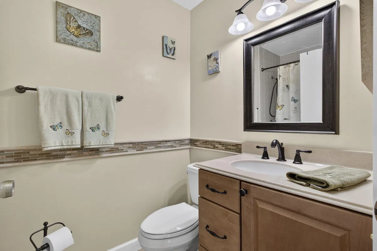  Unit 1901 photo 19