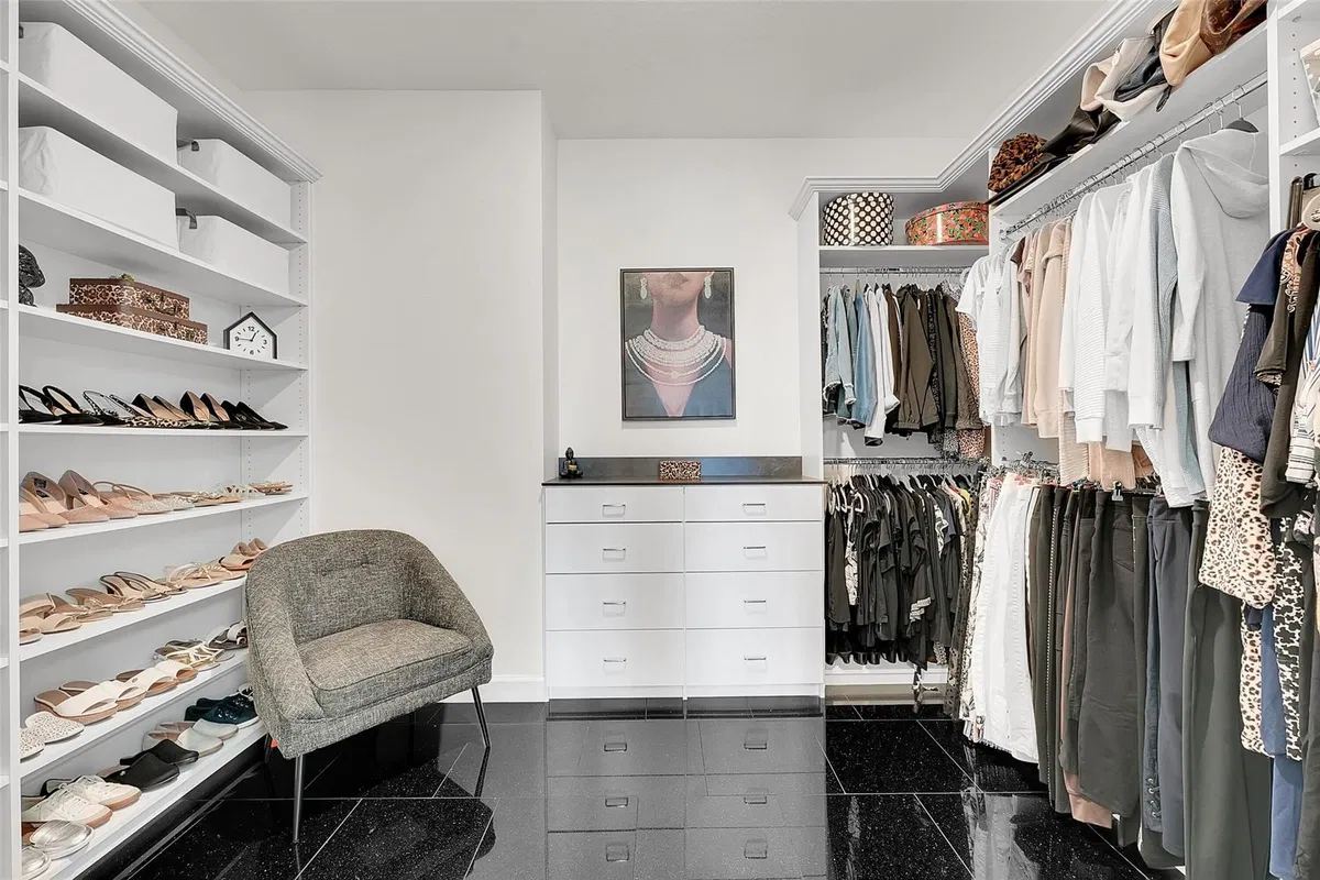 Residence photo 19