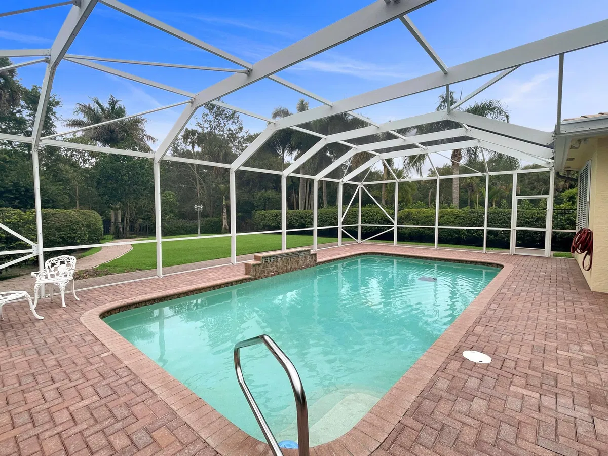 Residence photo 4