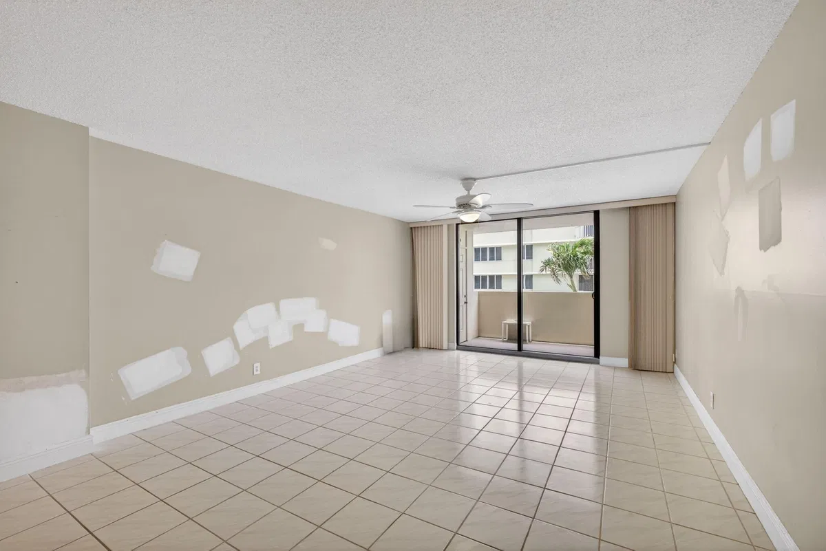 Singer Island Unit 219 photo 7