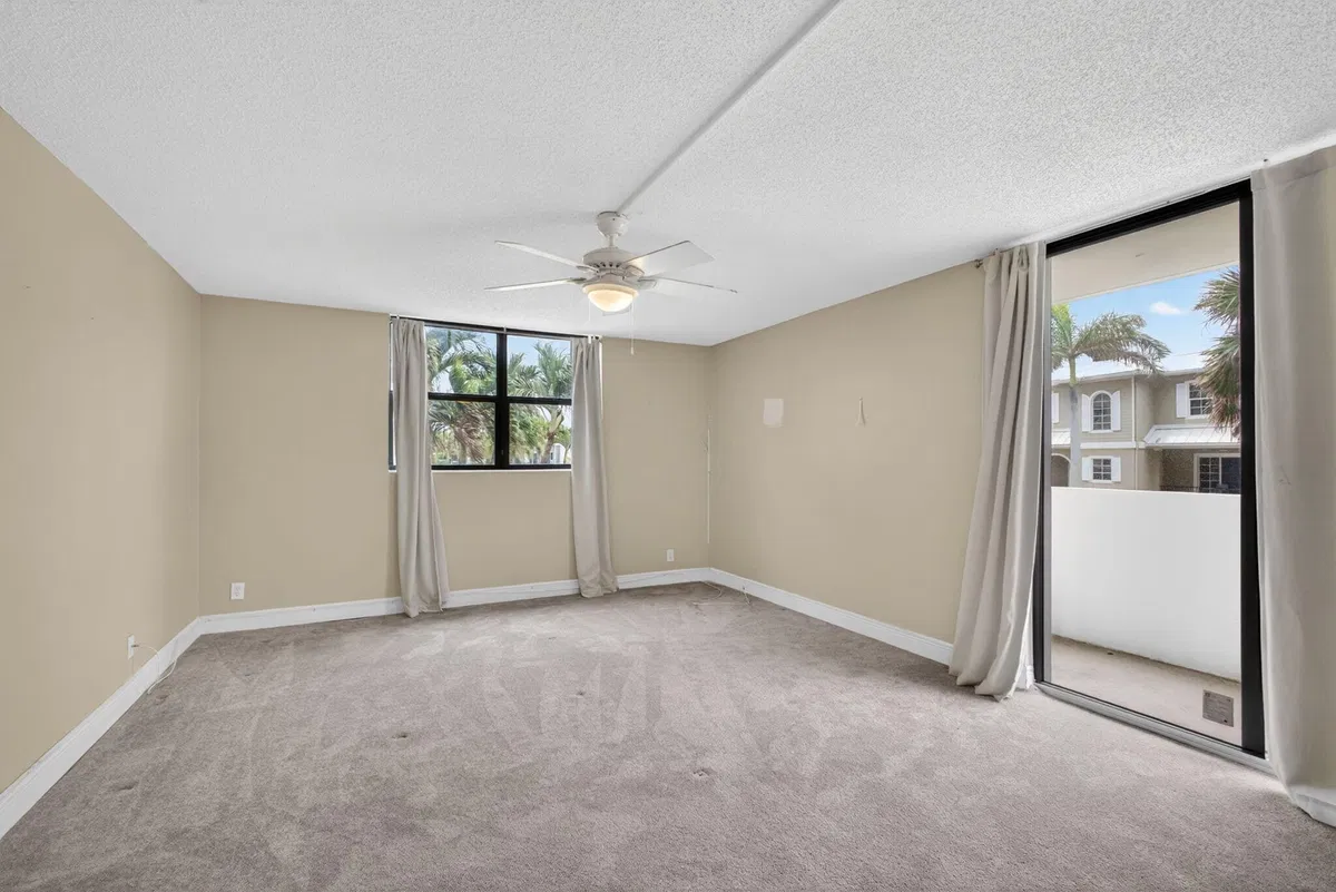 Singer Island Unit 219 photo 13