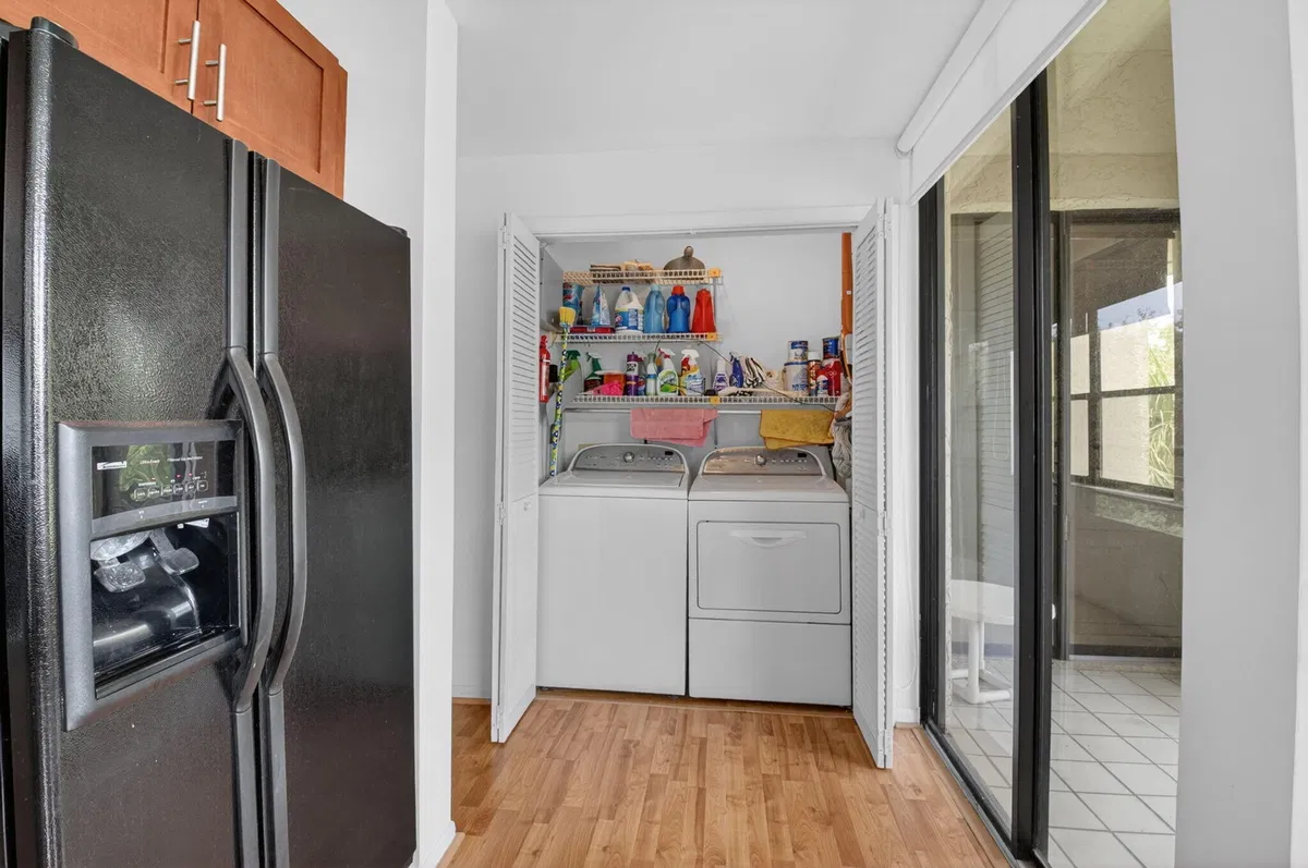 Unit 306 photo 16
