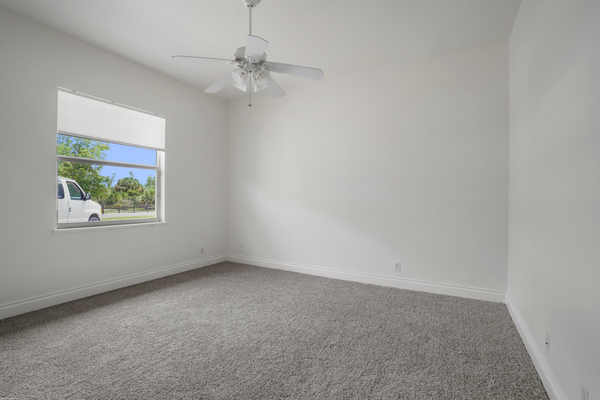  Residence photo 34