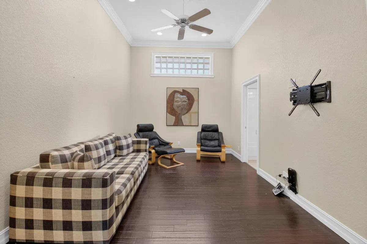 Residence photo 28
