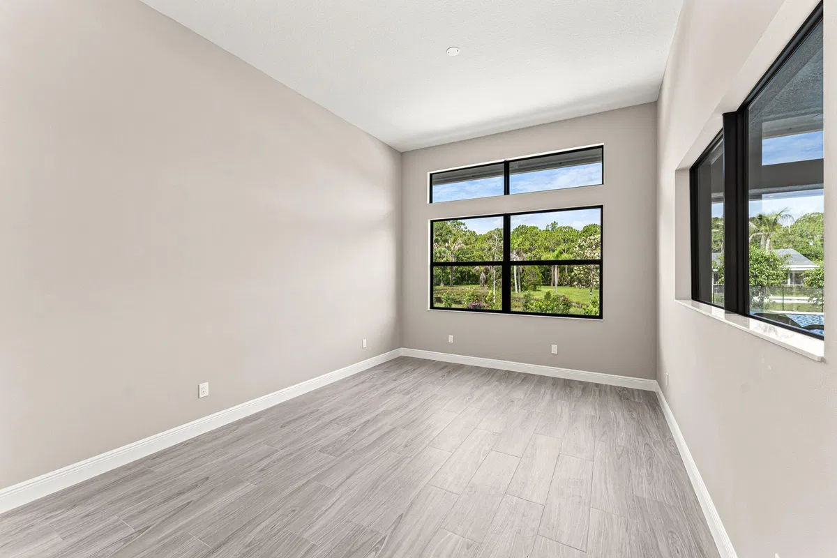 Residence photo 16