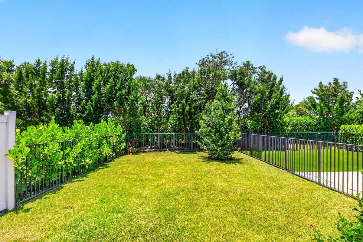 Residence photo 28