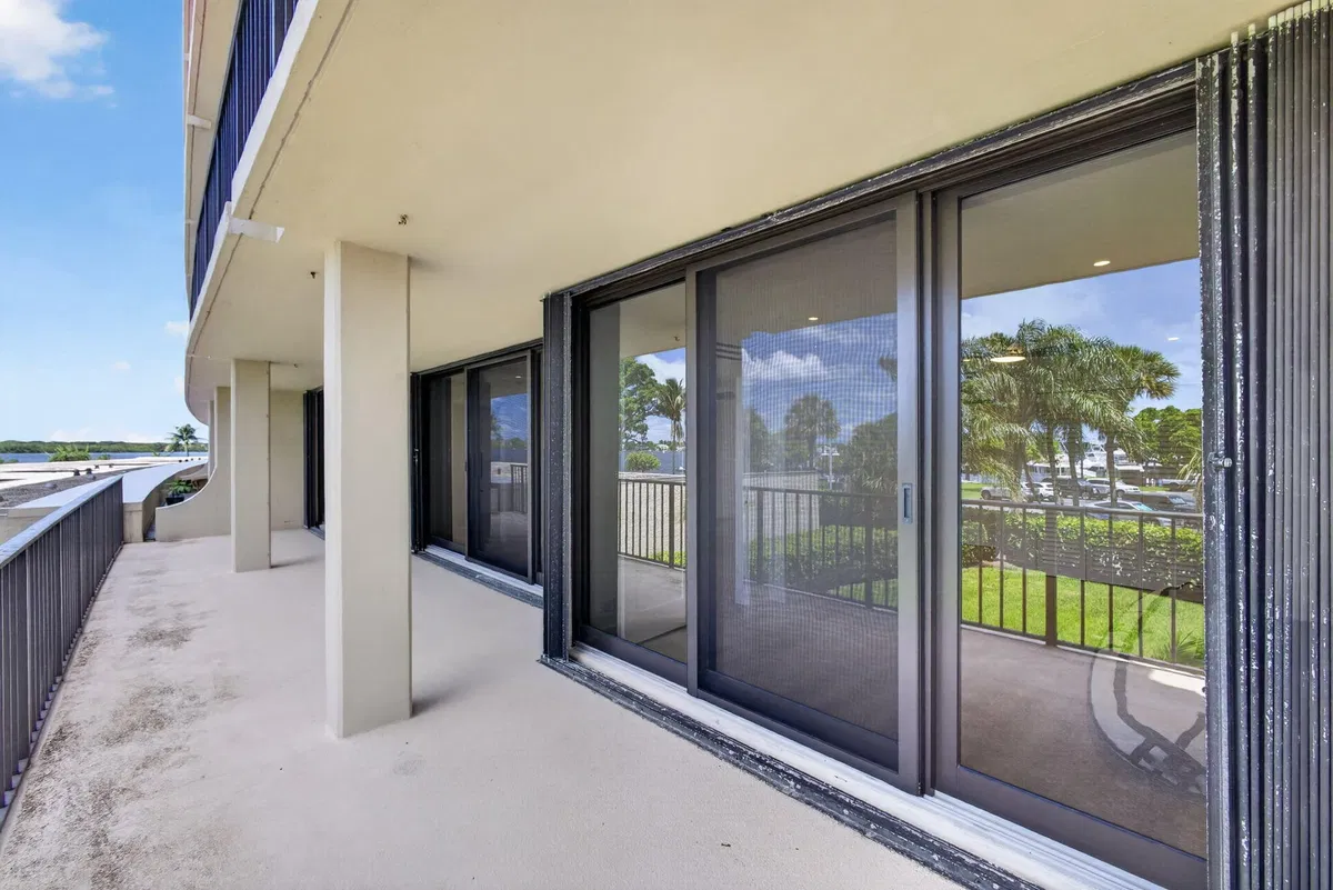 Residence photo 4