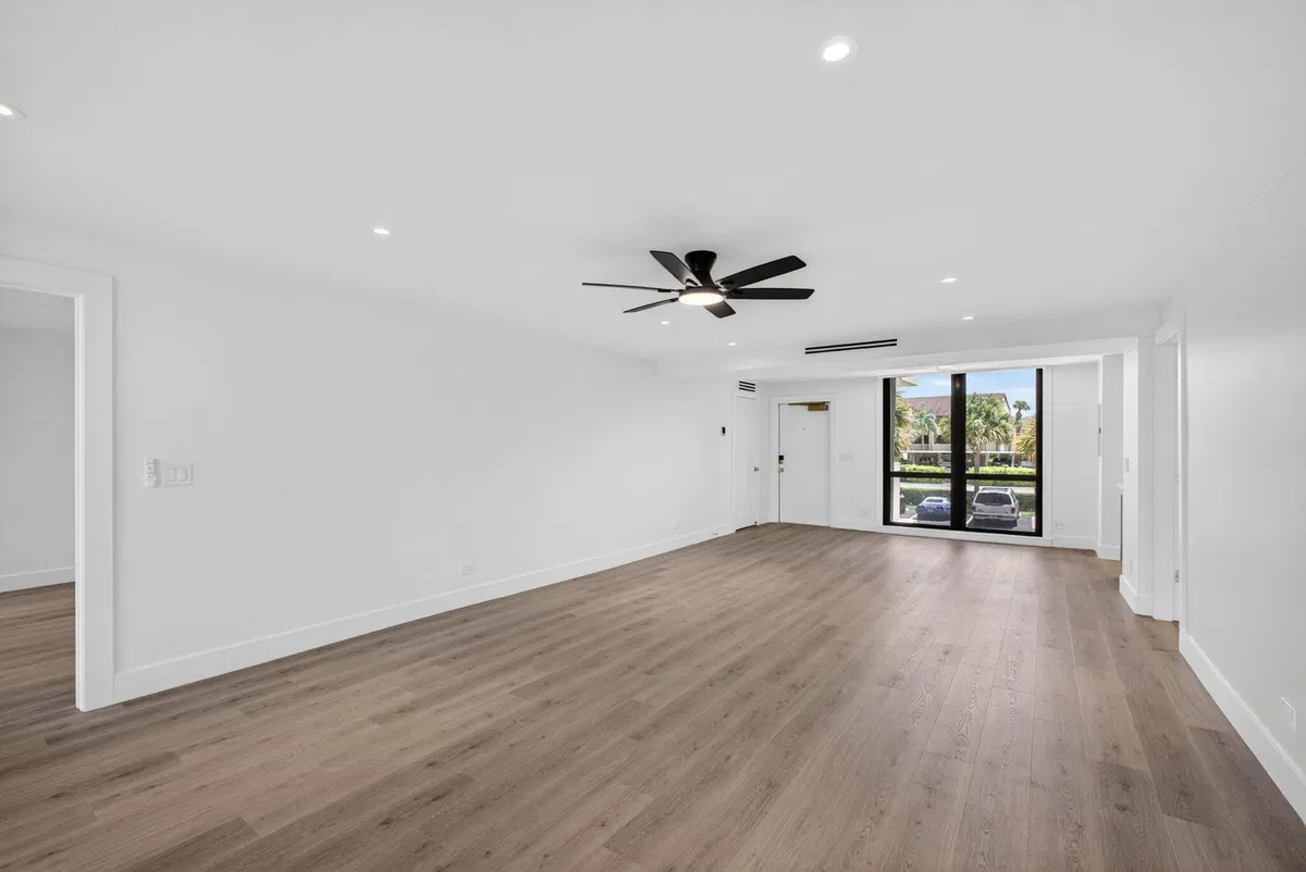Residence photo 16