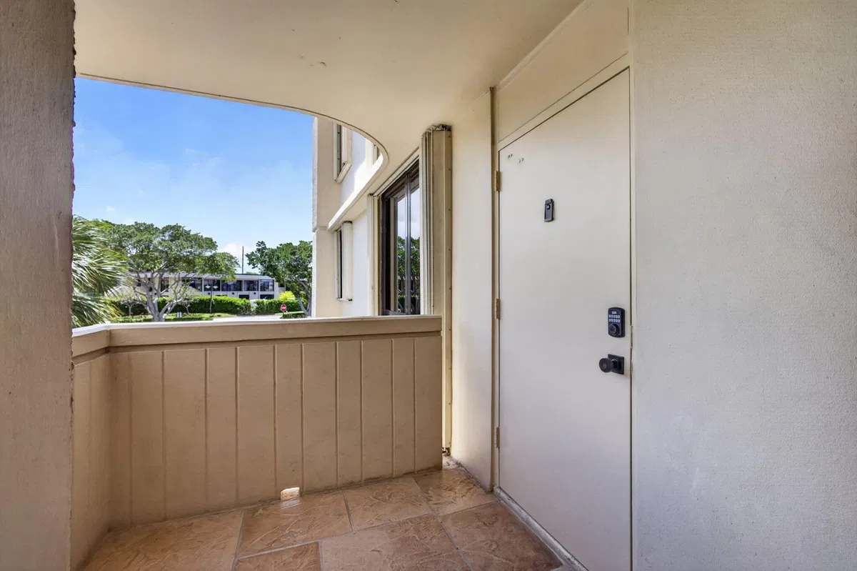 Residence photo 37