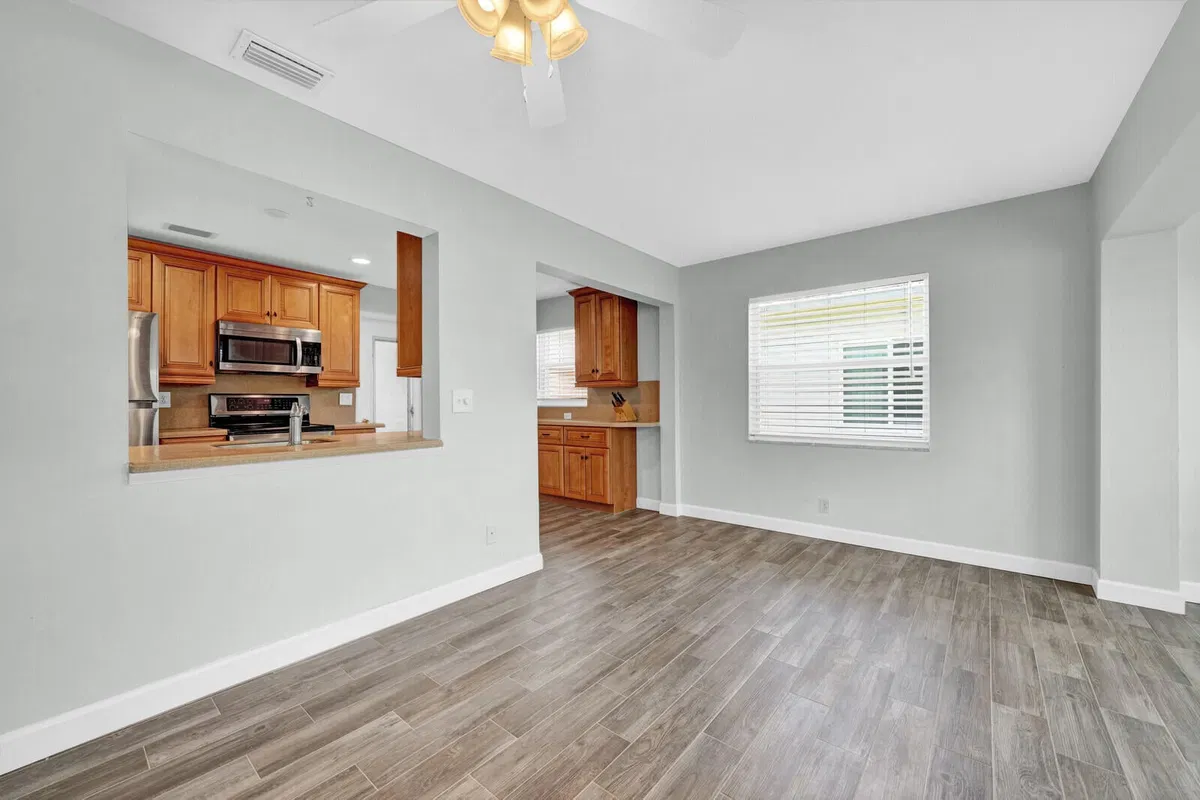 Residence photo 4