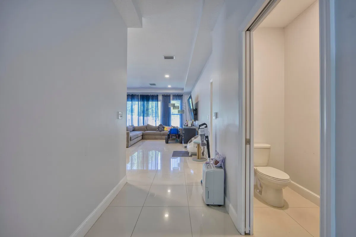  Residence photo 10