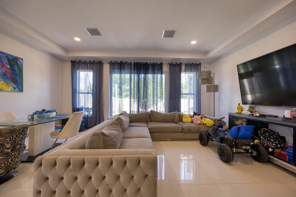  Residence photo 25