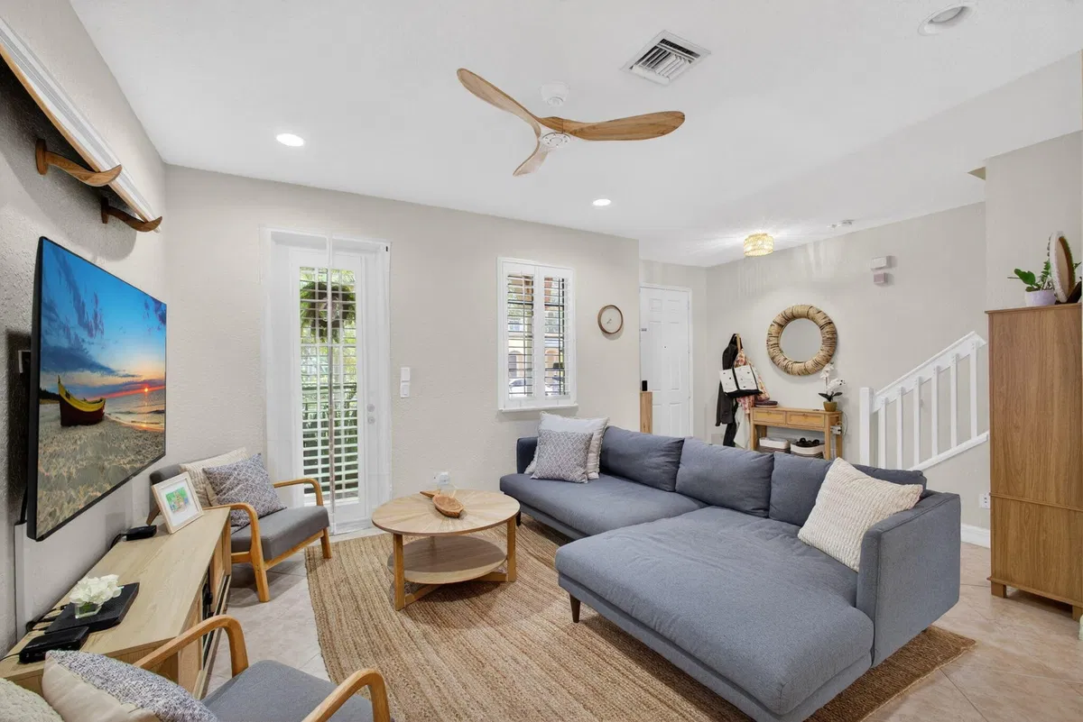 Canterbury Place Residence photo 13