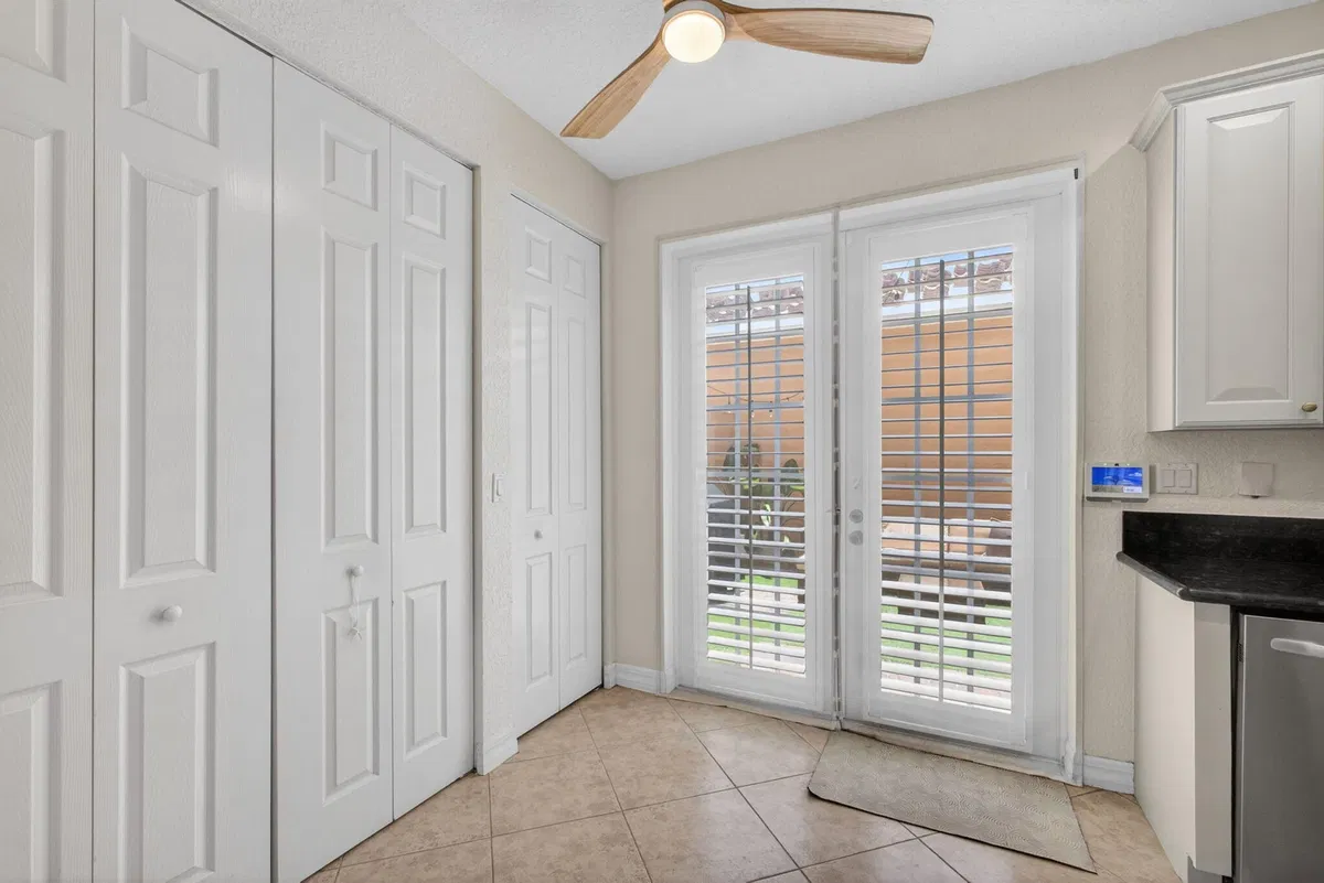 Canterbury Place Residence photo 31