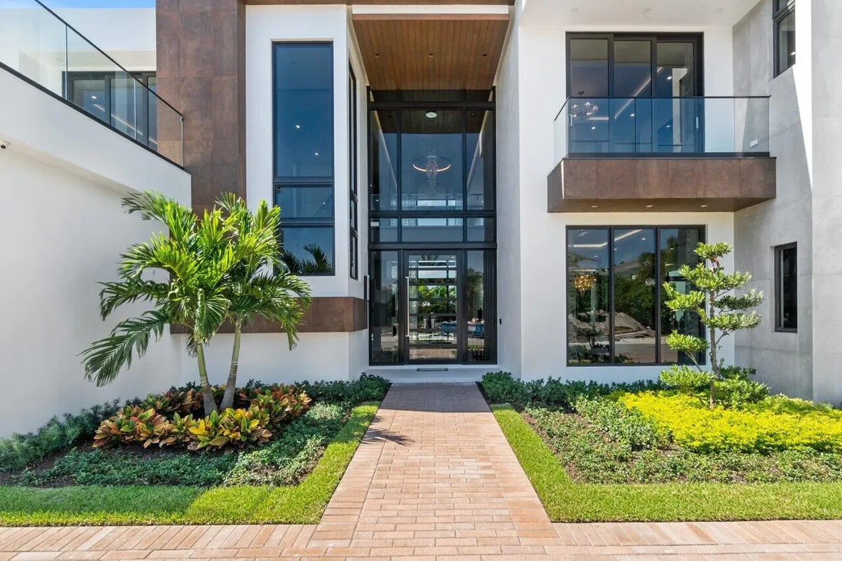 Royal Palm Yacht and Country Club Residence photo 7