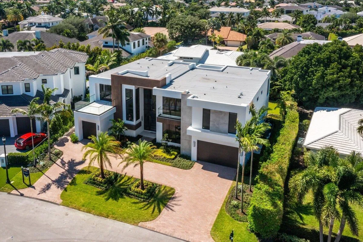 Royal Palm Yacht and Country Club Residence photo 25
