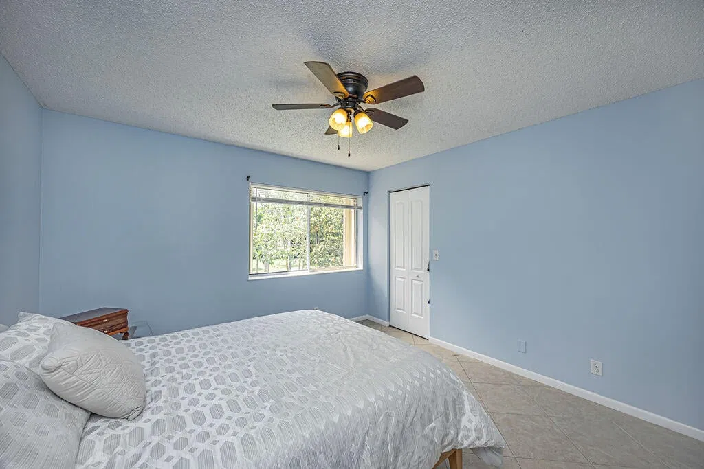 Unit B2 photo 19