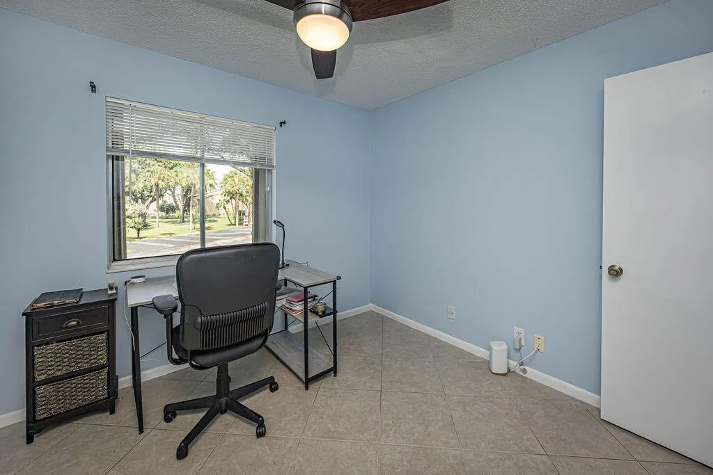 Unit B2 photo 22