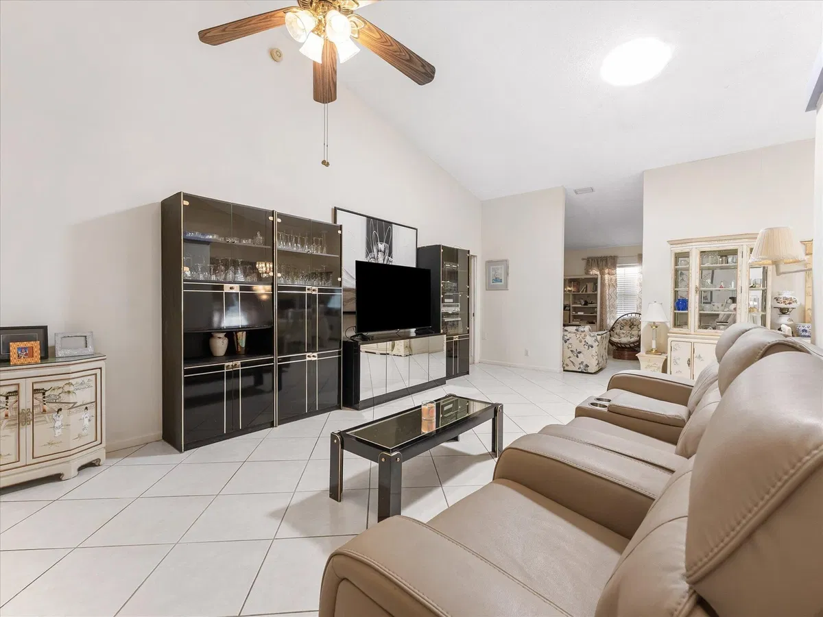 Residence photo 10