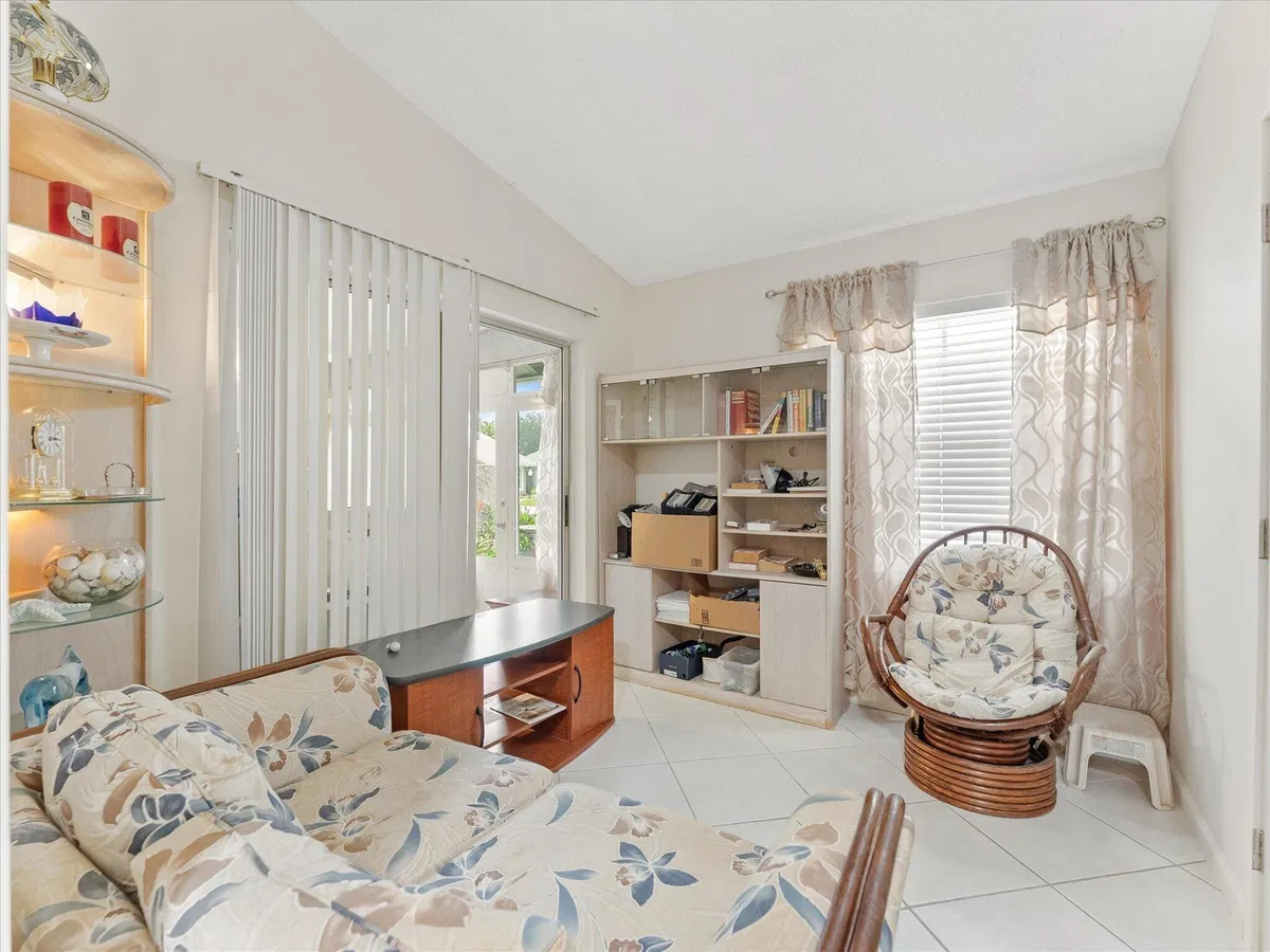 Residence photo 19