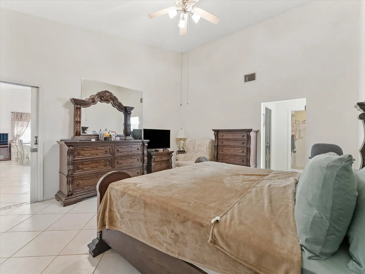 Residence photo 31