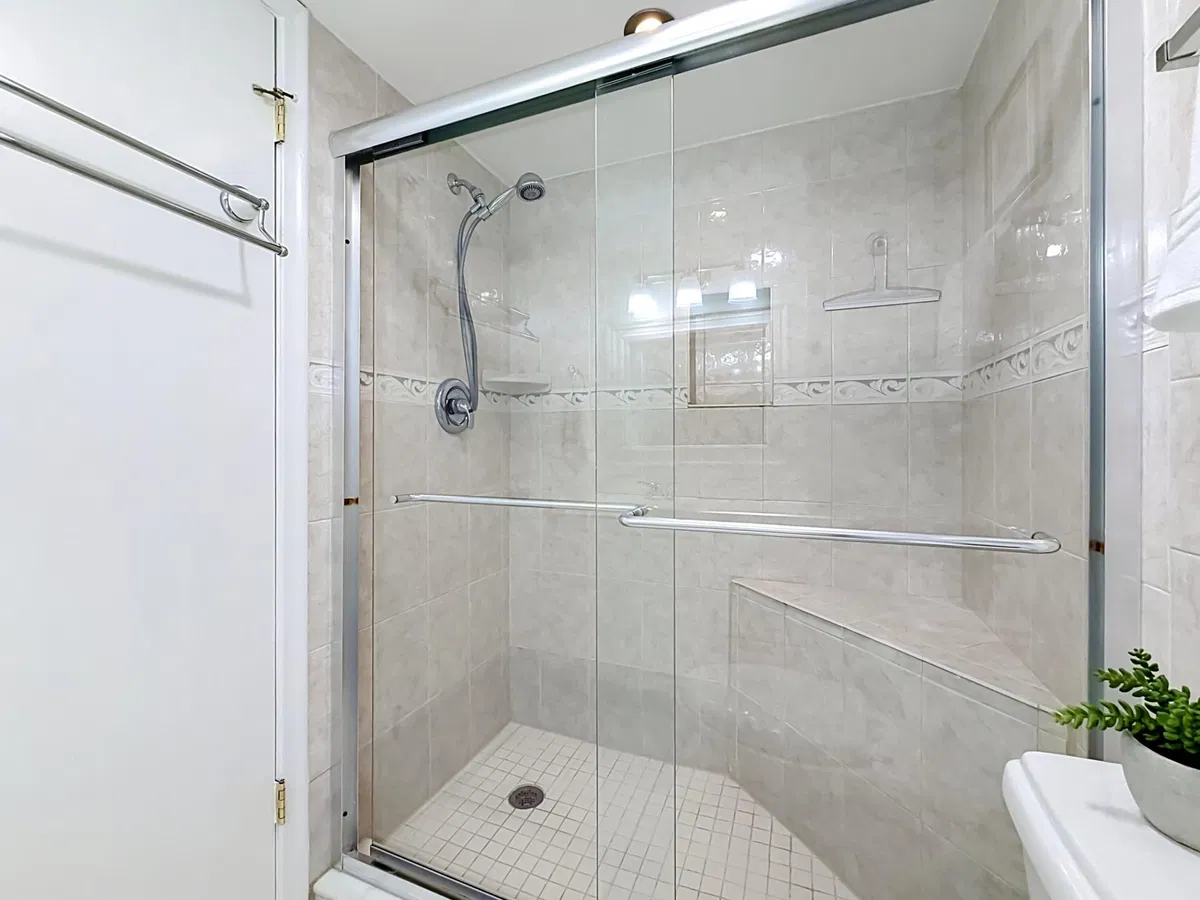 Unit 202 photo 28