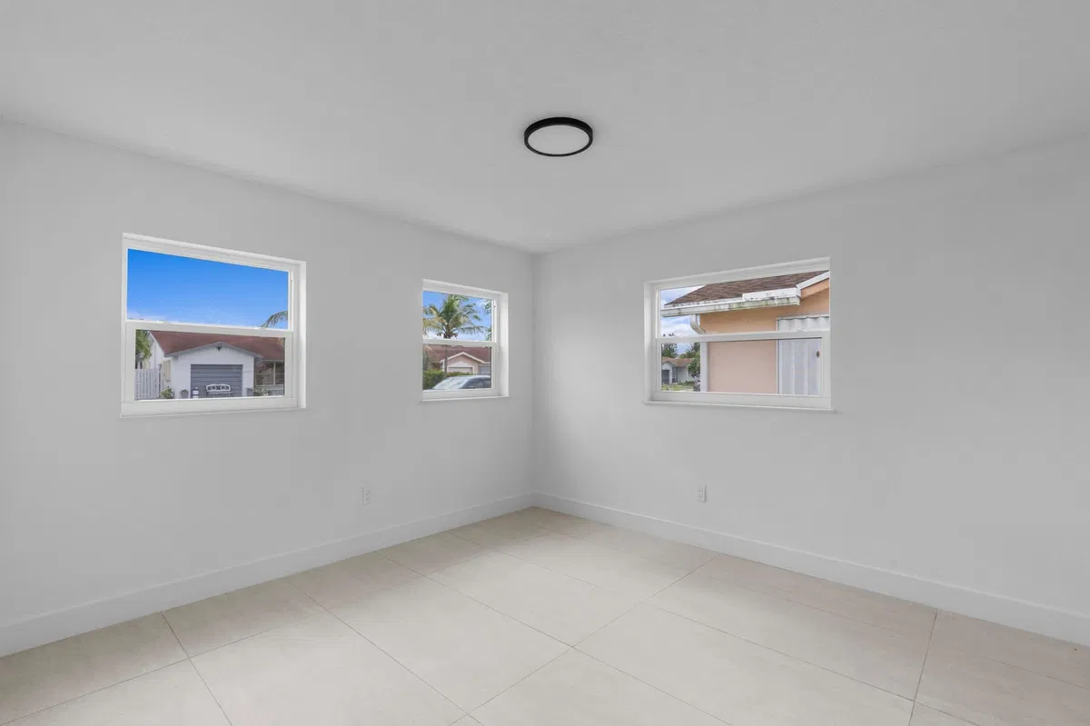 Residence photo 16