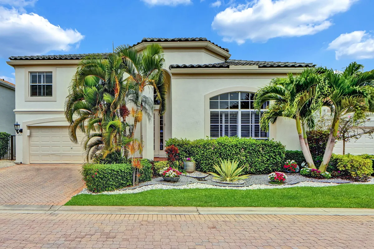 Woodfield Country Club Residence
