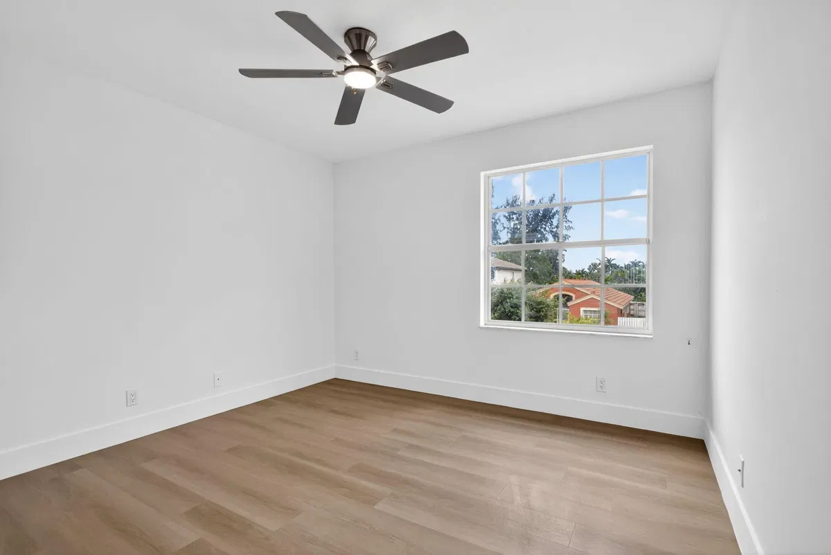 Residence photo 19