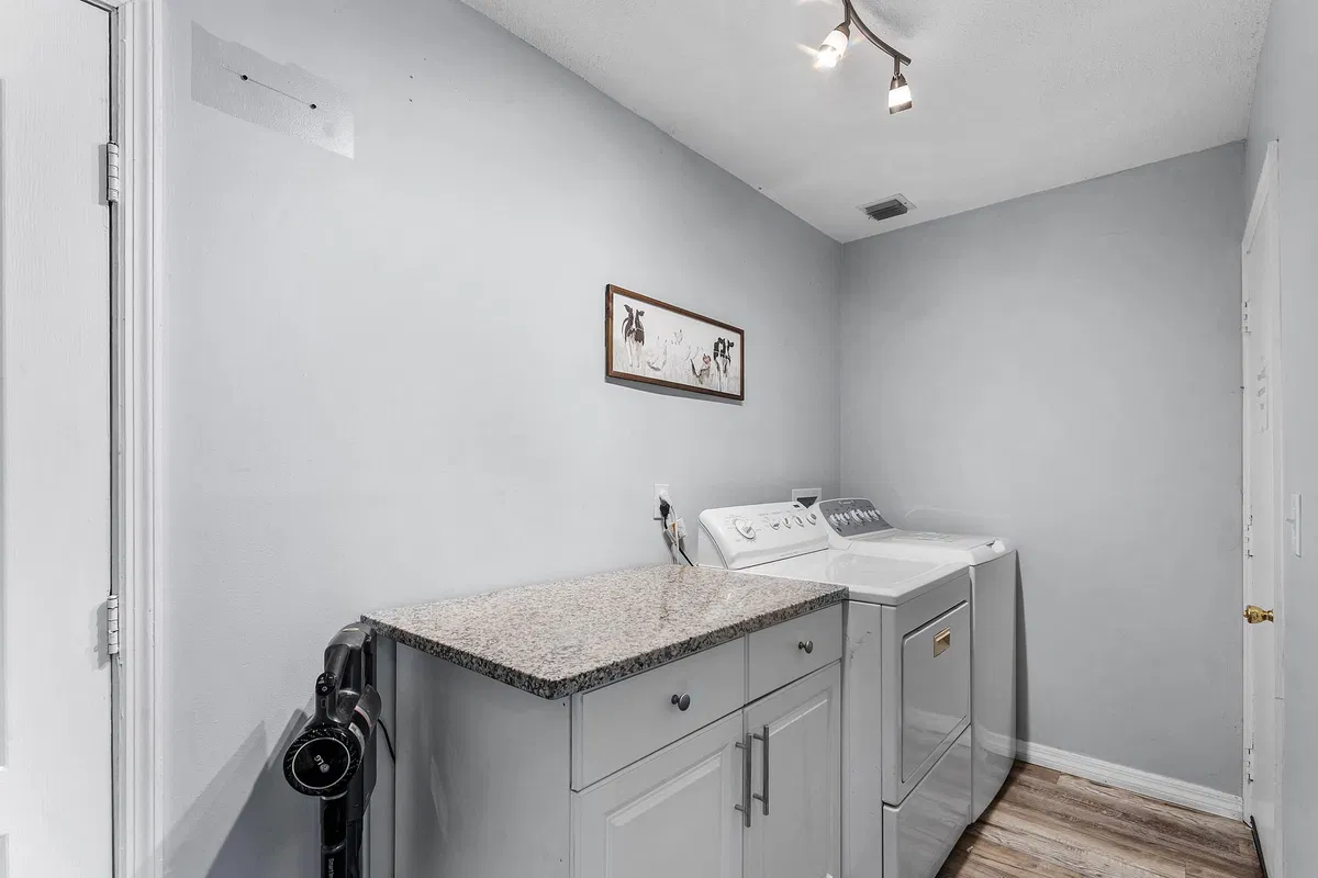  Residence photo 19