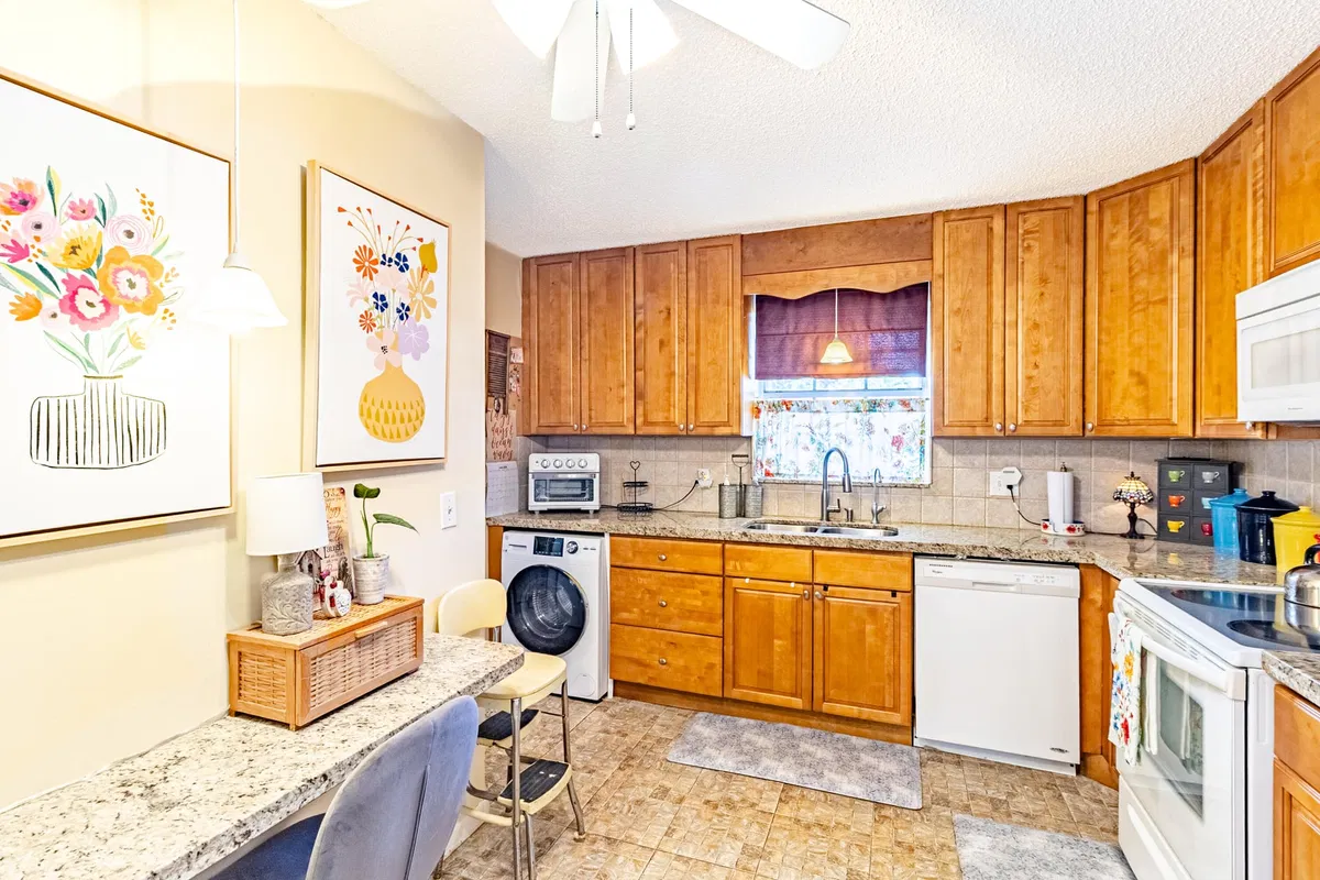Residence photo 4
