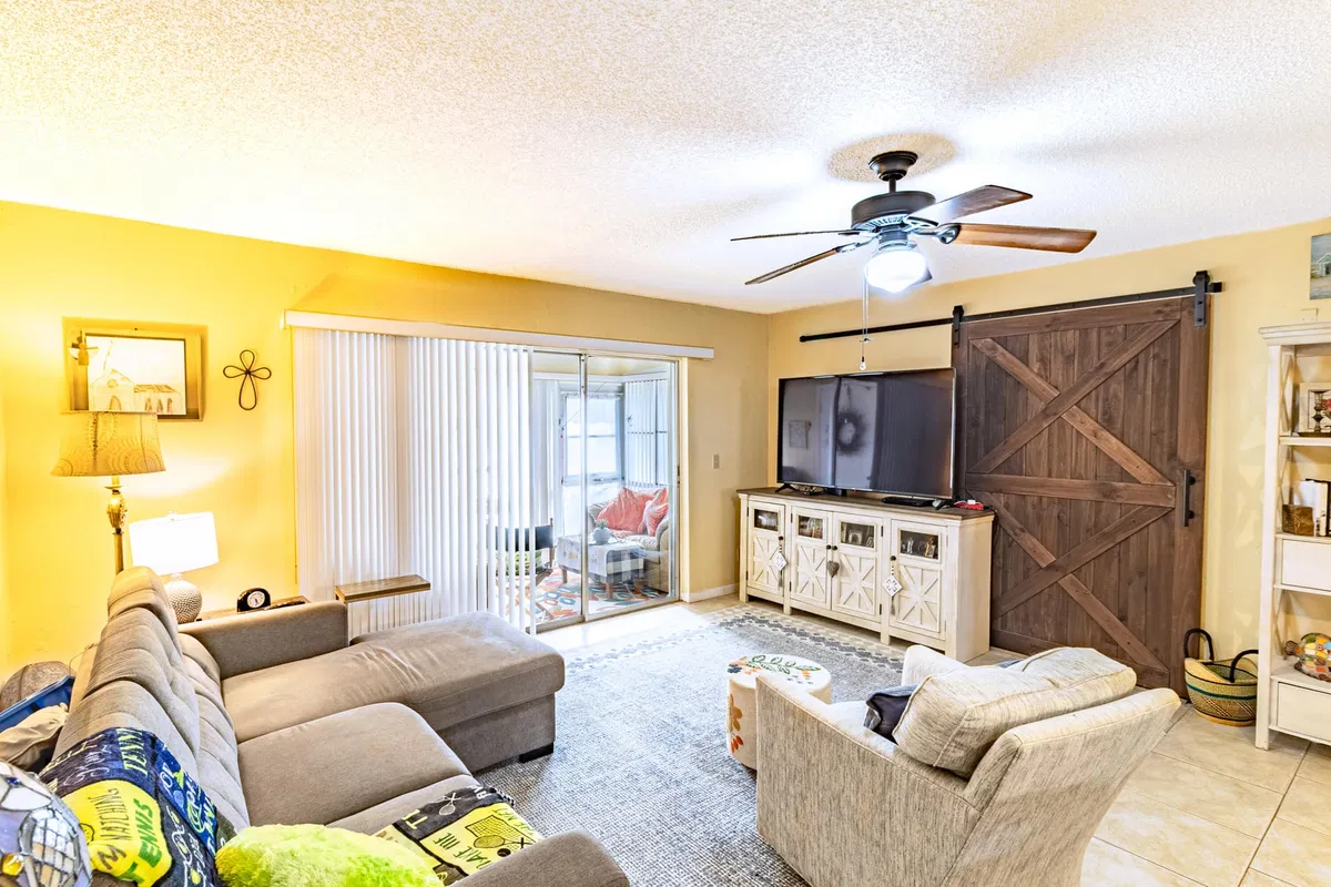 Residence photo 10