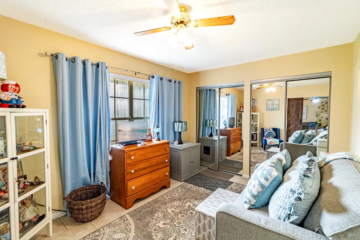 Residence photo 13