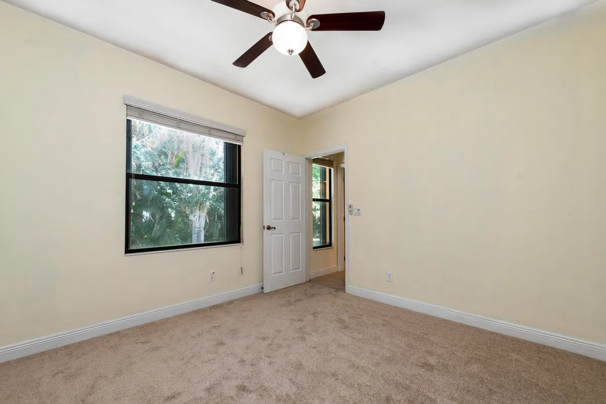  Residence photo 28