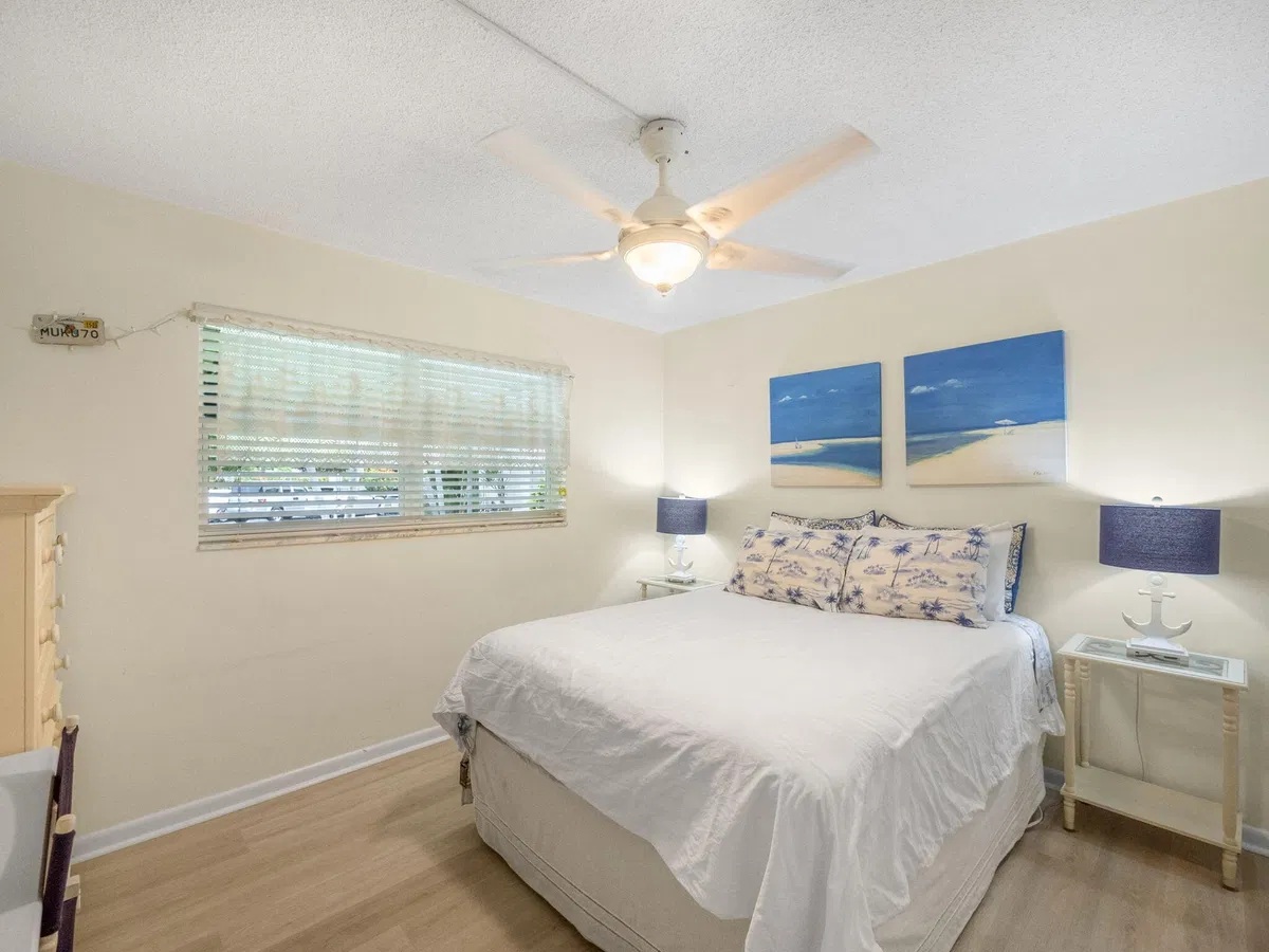 Unit 103 photo 13